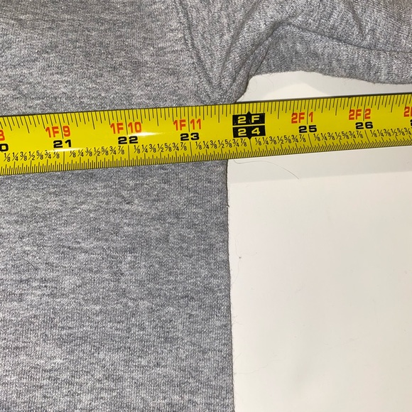 Gray sweat shirt by Gildan words NIKE and Disney Piglet used for the I. Sz Large - Picture 7 of 10